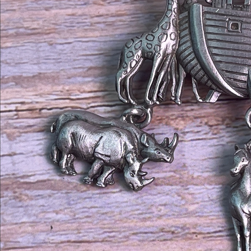JJ Silver Noah's Ark Animal Brooch - Picture 2 of 10